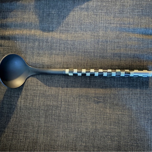 items around the house…kitchen - Picture 8 of 13